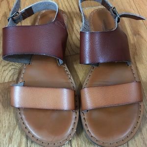 American Eagle flat sandals size 6